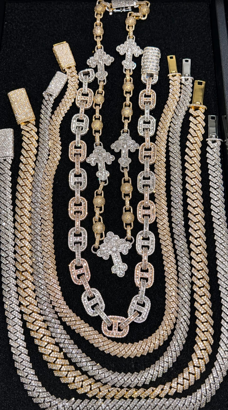 Natural diamond necklaces